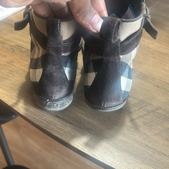 Authentic BURBERRY booties - Picture 5 of 8